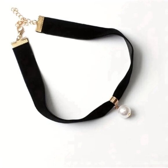 New! Madewell Black Velvet Choker Necklace (1055) NWOT - Picture 2 of 3